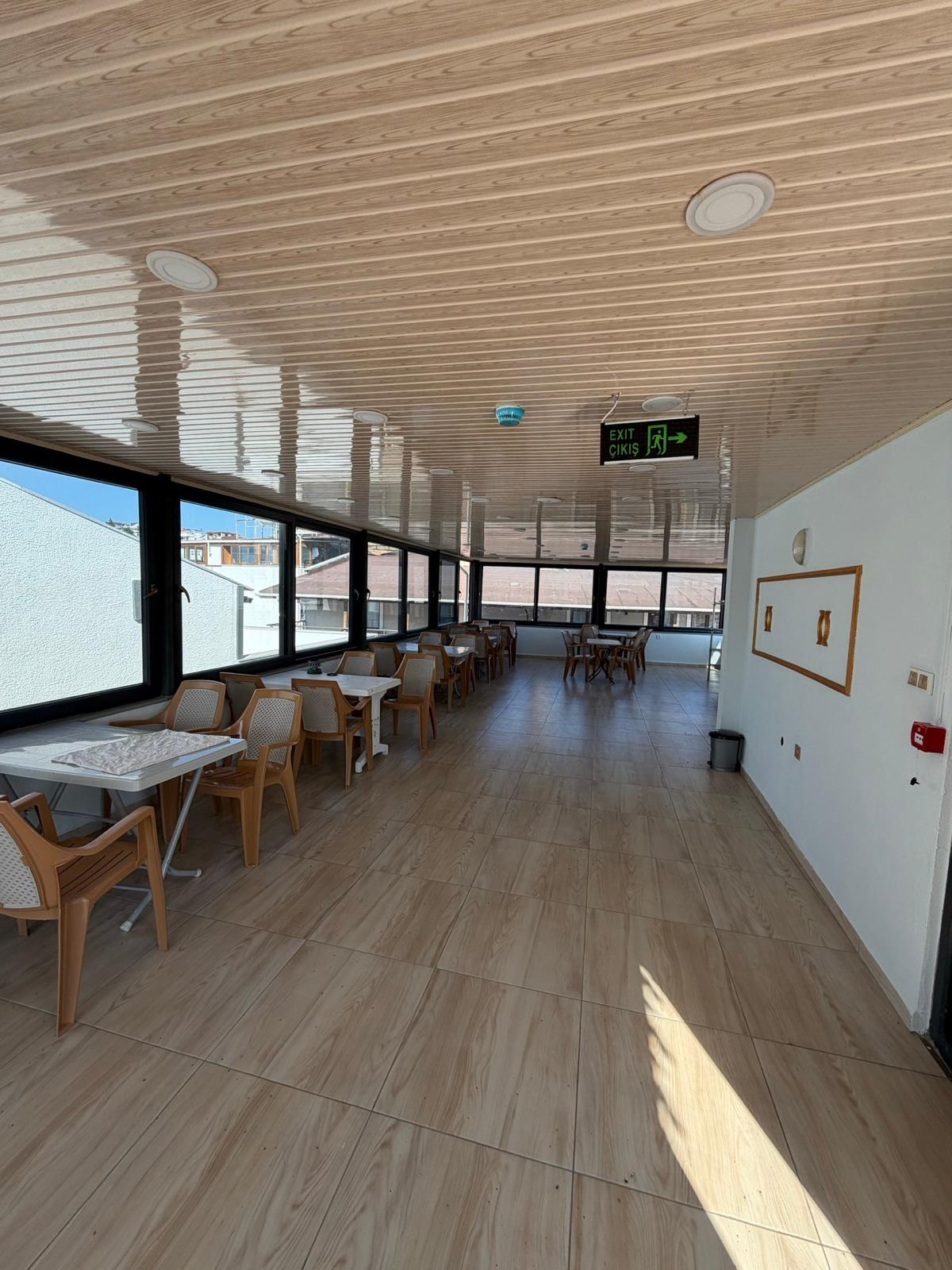 Ayhan Motel — dinlenme terası